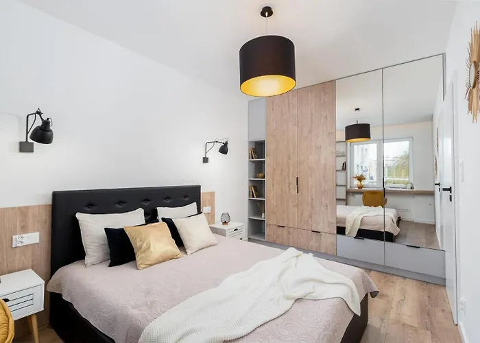 Royal Center Apartments