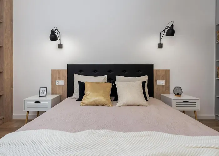 Royal Center Apartments